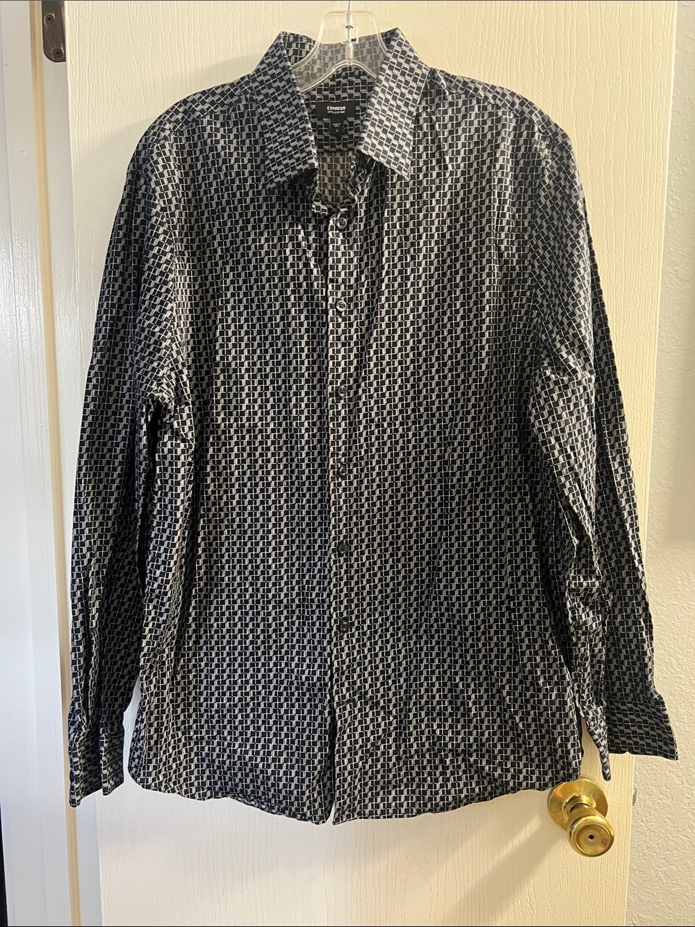Express Men’s Black and White Patterned Button-Down Shirt
